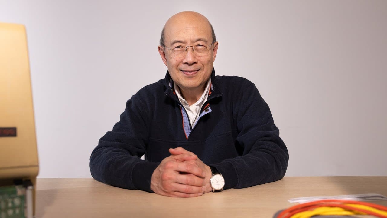 MIT 금융 교수가 답하다: LLM이 바꾸는 금융 분석·리스크·신뢰 영상 썸네일